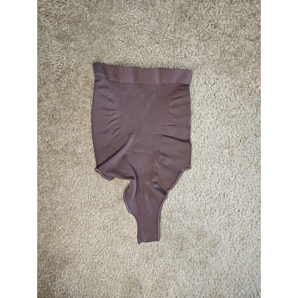 Skims Core Control Thong Cocoa Size Small Medium